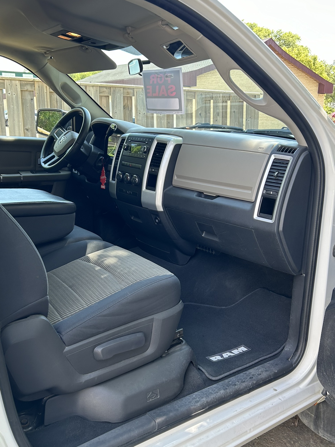 2009 Dodge Ram - photo 2