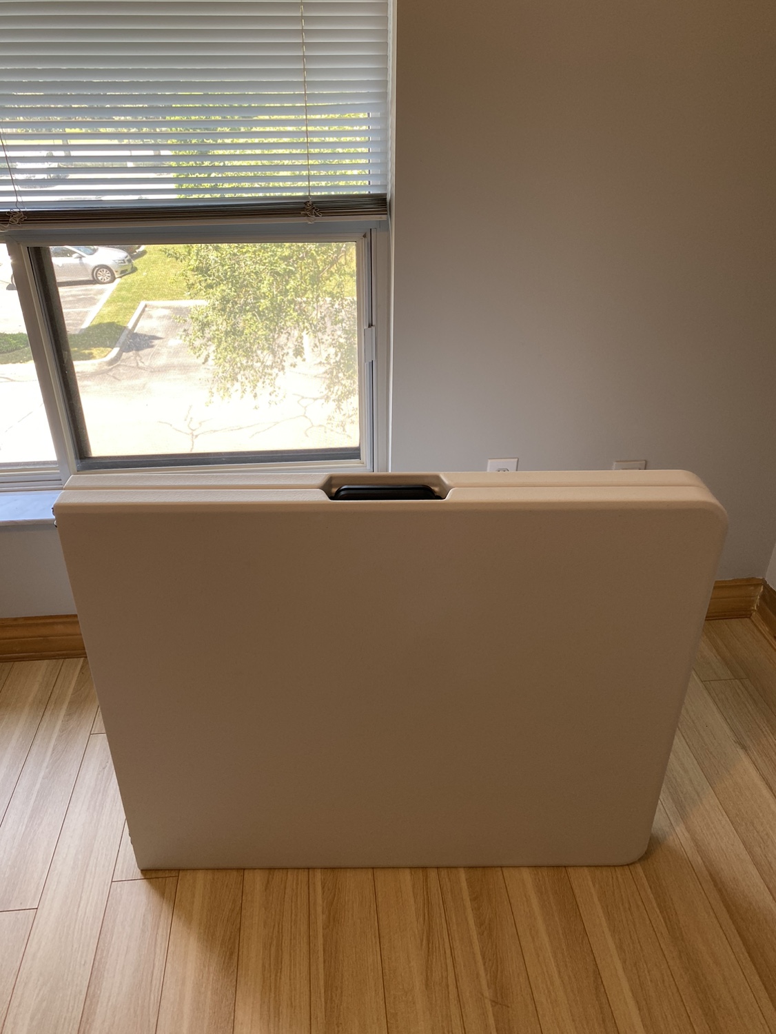 folding table and chair - photo 3