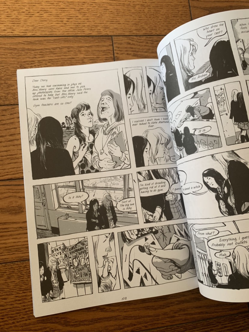 Skim By Mariko Tamaki - Paperback Book - Declutter Sale image indicator(3)