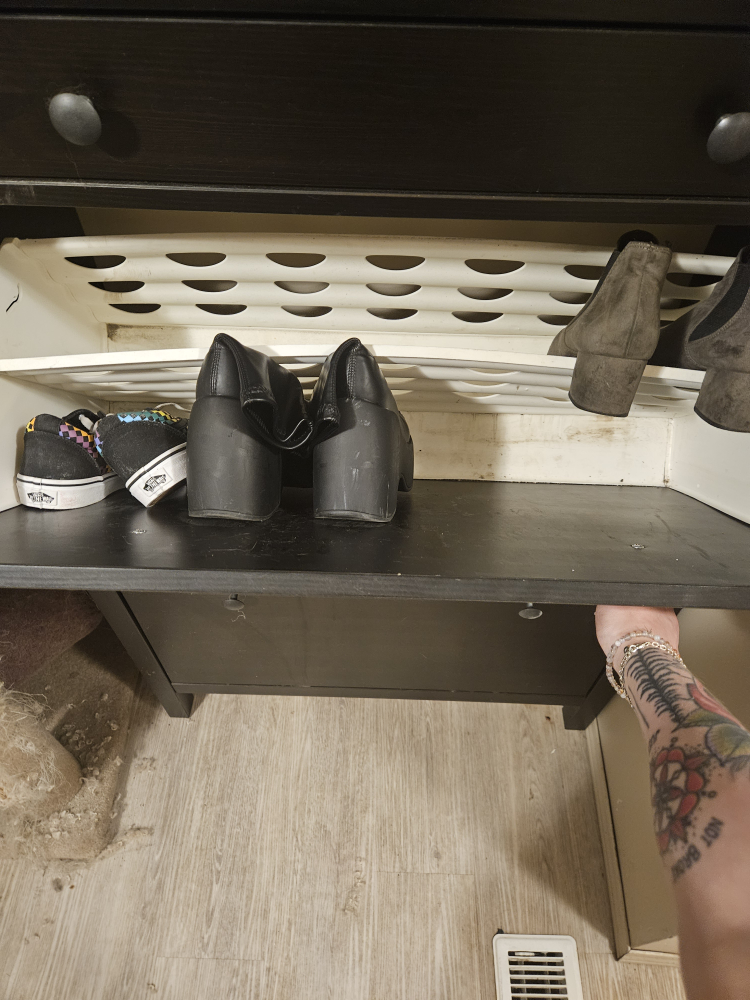shoe cabinet - photo 2