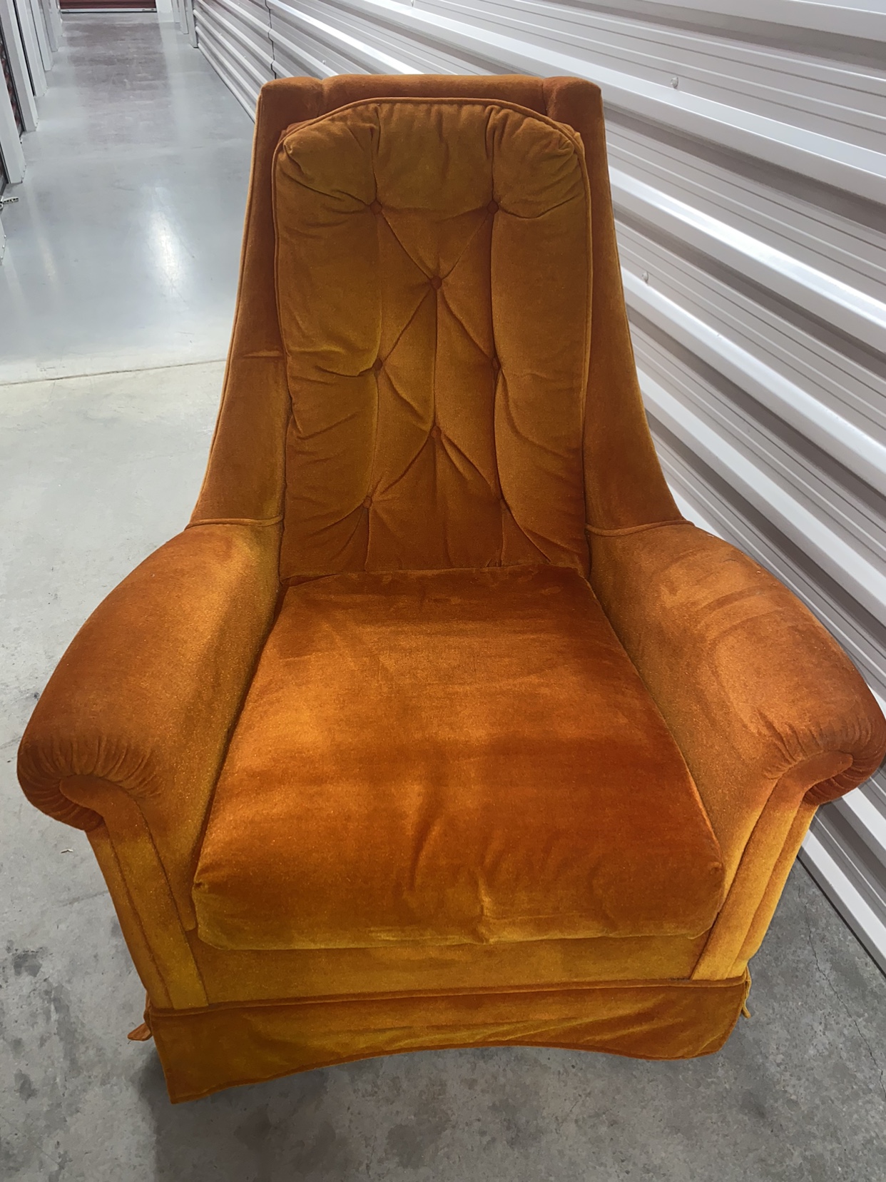 Orange velvet mid century chair - photo 3