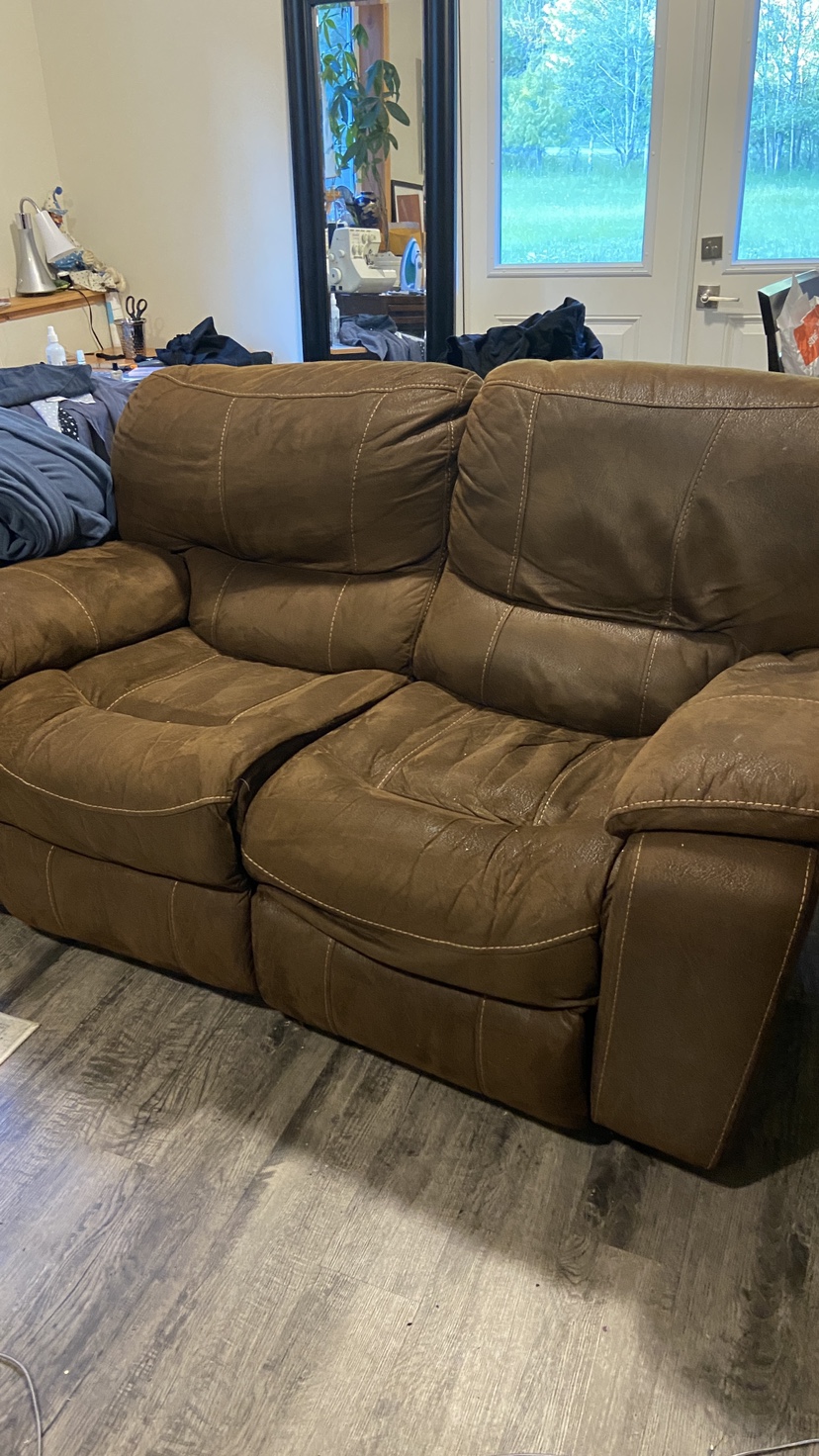 Well-Loved Reclining Sofa & Loveseat - photo 2
