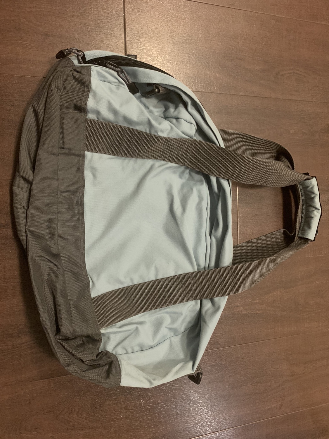 Travel Bag/ Sports Bag (Medium size Bag) image indicator(2)