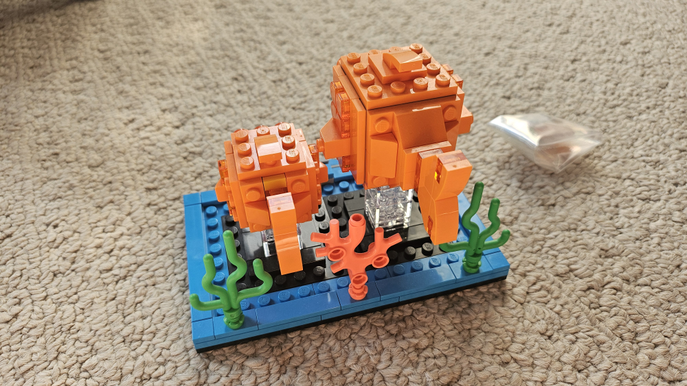 Lego Brickheadz Goldfish Figure - photo 3