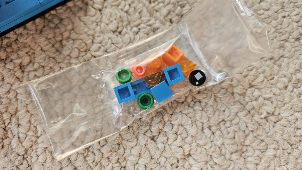 Lego Brickheadz Goldfish Figure - photo 4