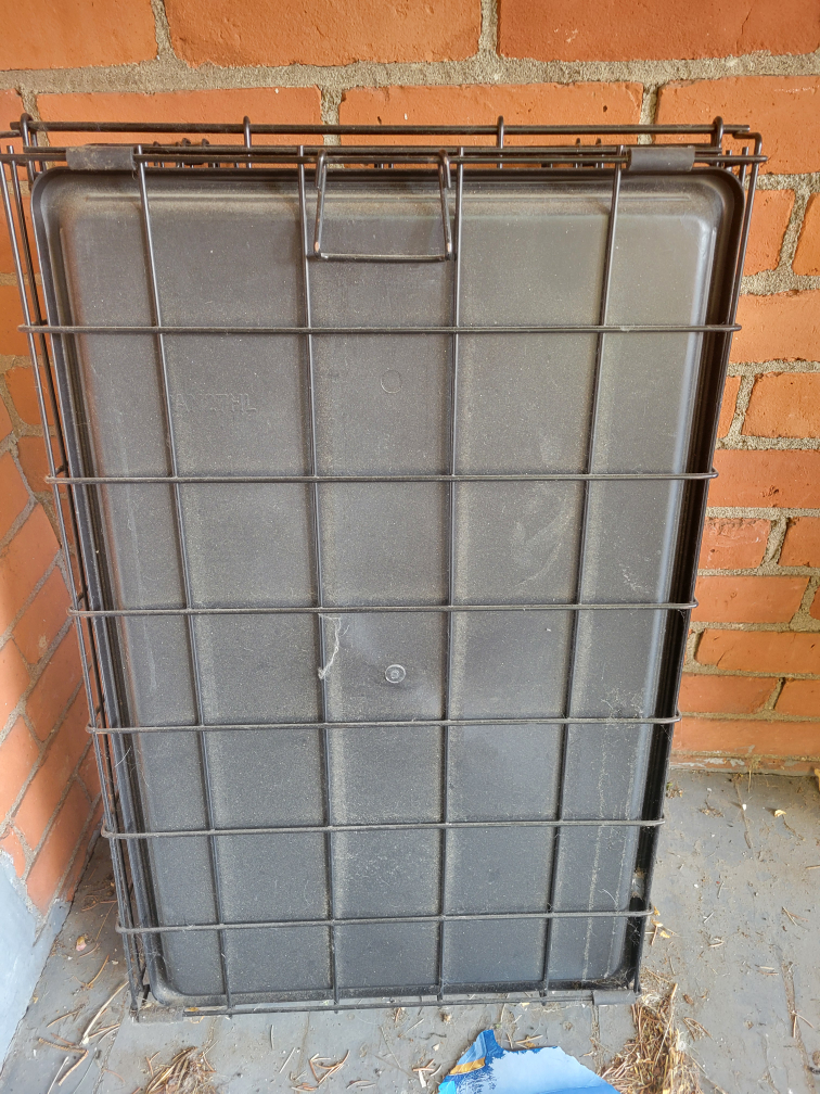Small dog crate & bed - photo 2