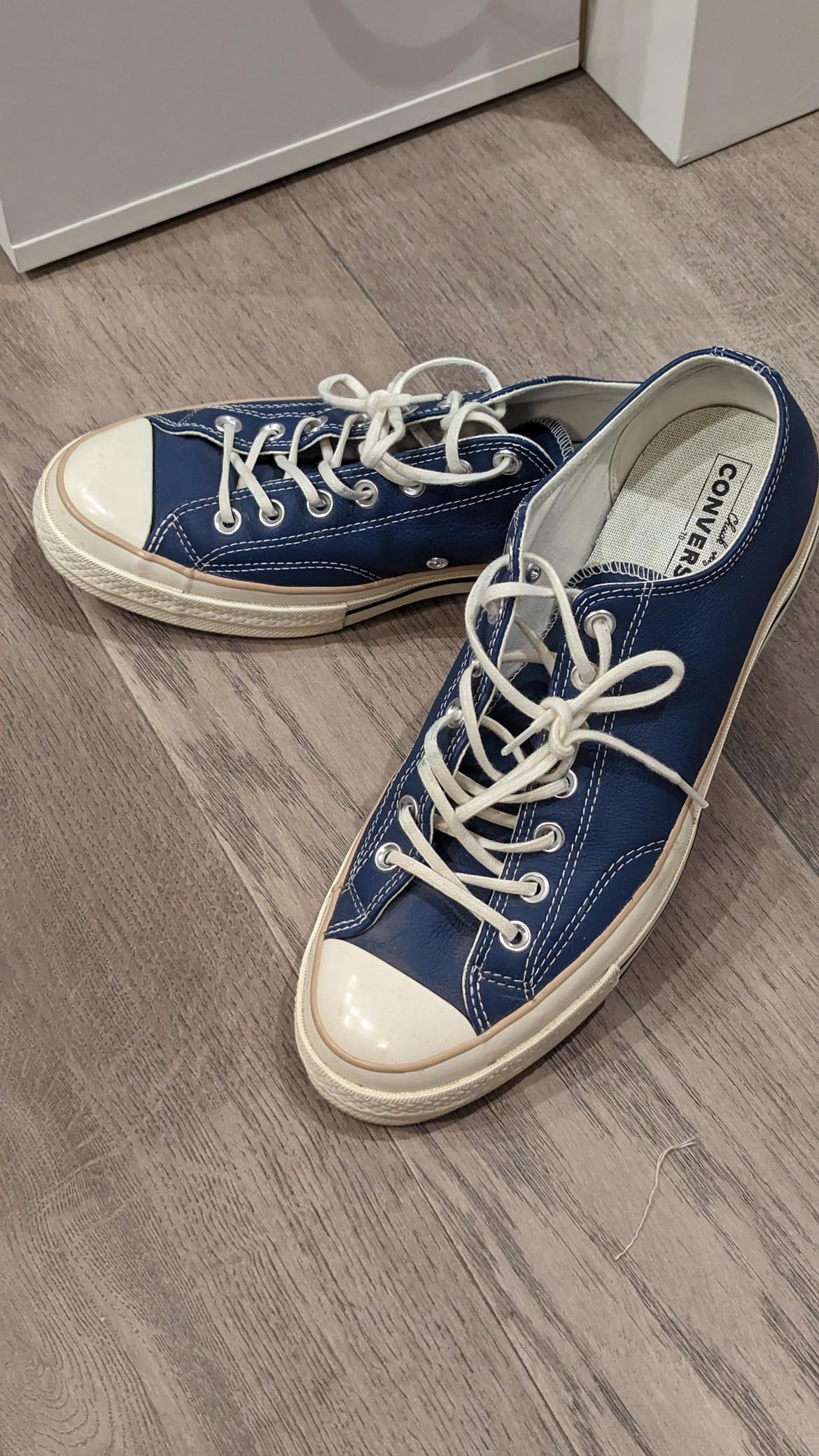 Like New Converse Leather Chuck Taylor Players Size 9.5