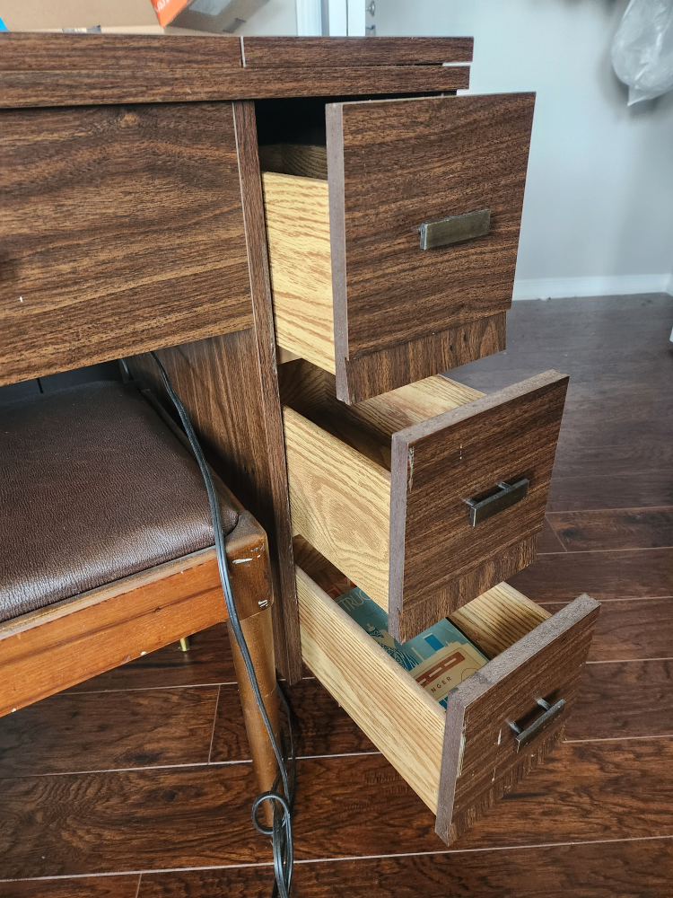 Table Top Sewing Machine - photo 4