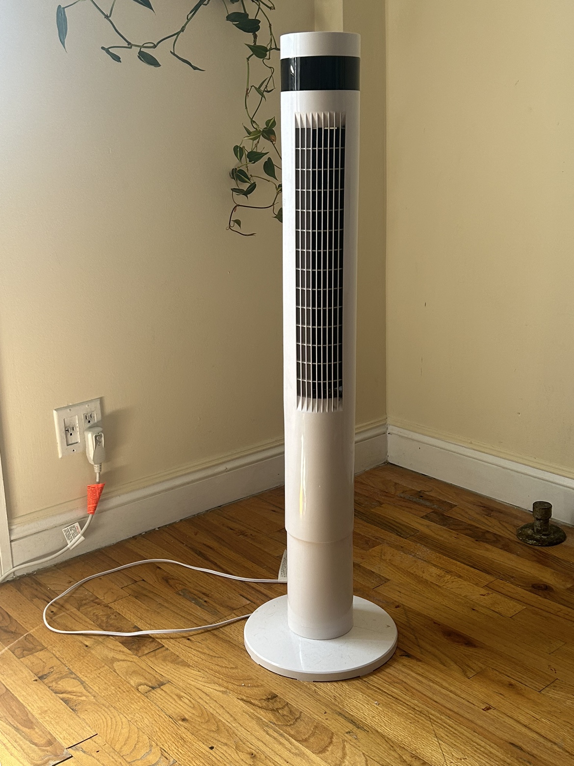 Large rotating tower fan