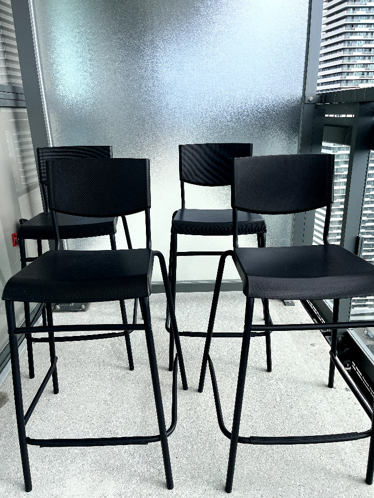 2 Bar Chairs