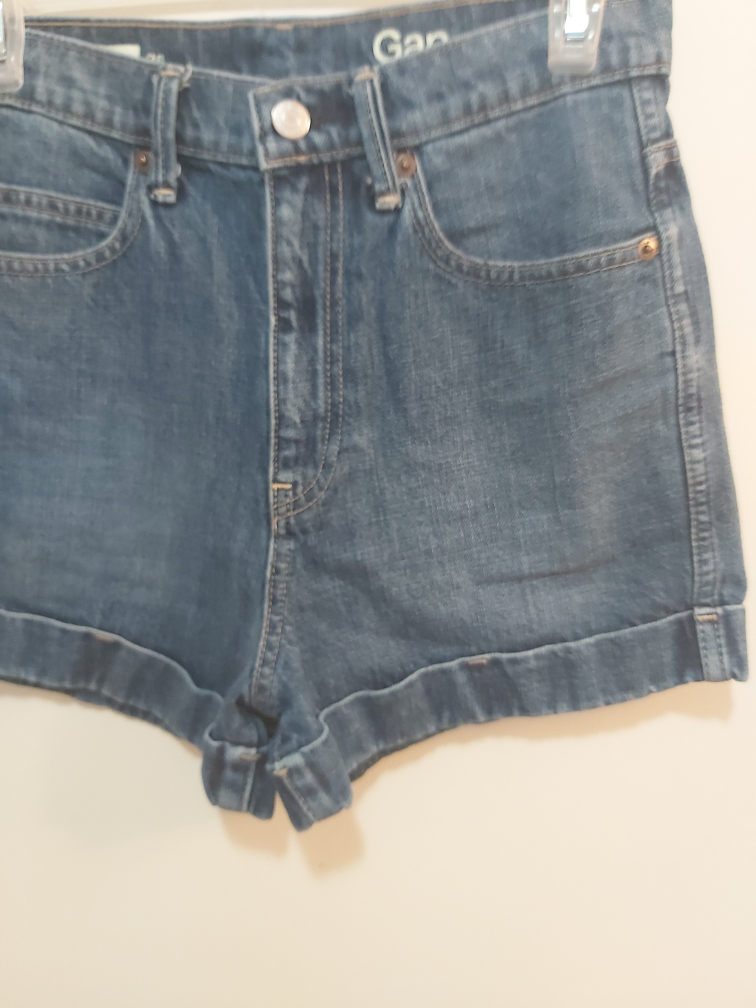 GAP original high rise jean shorts, size 26 image indicator(3)