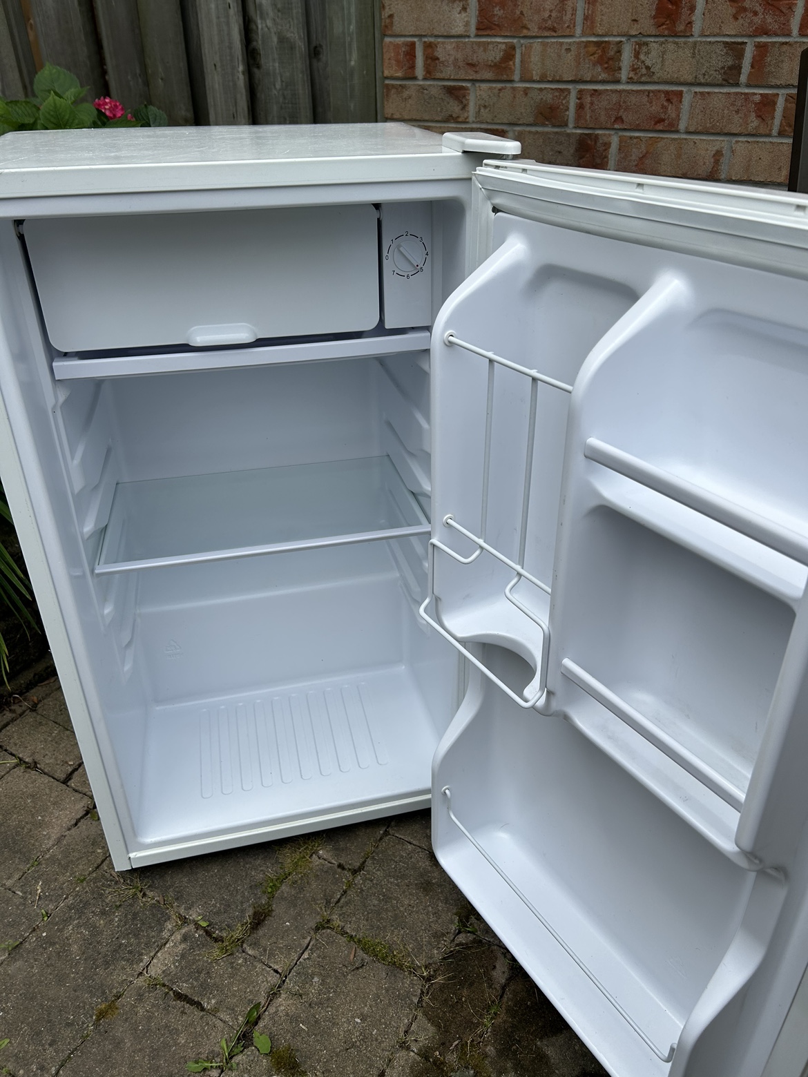 Mini Fridge - photo 4