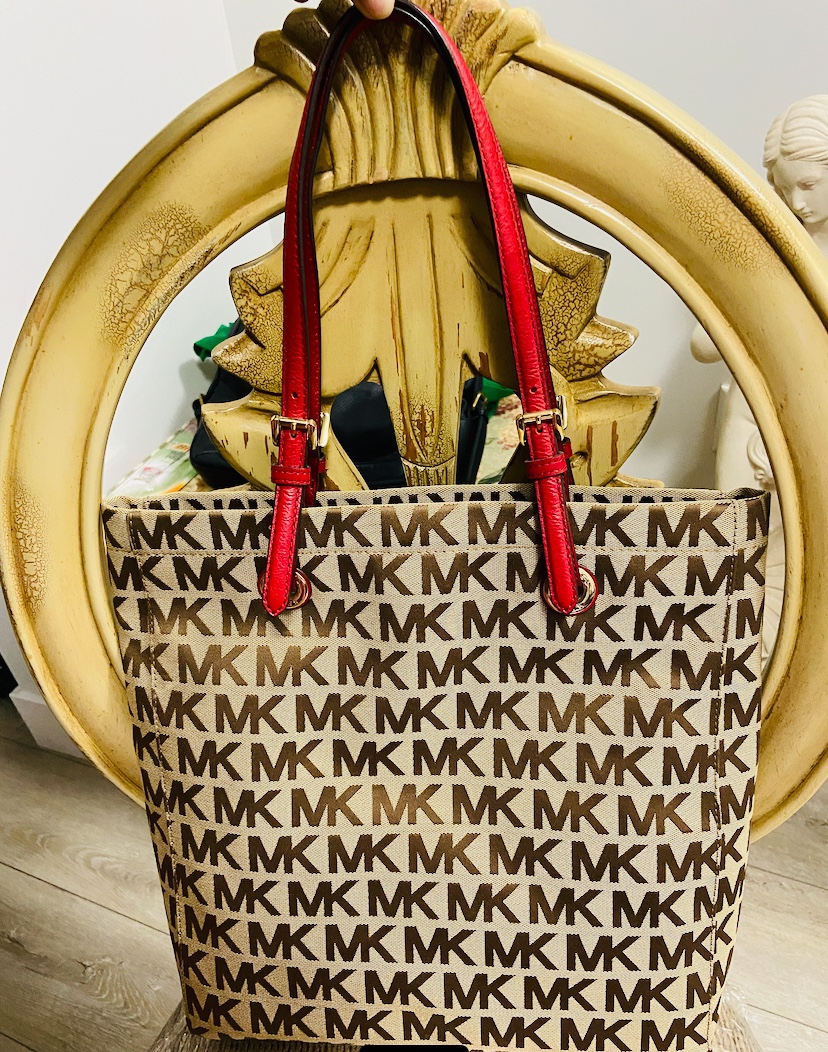 MK PURSE 4 SALE