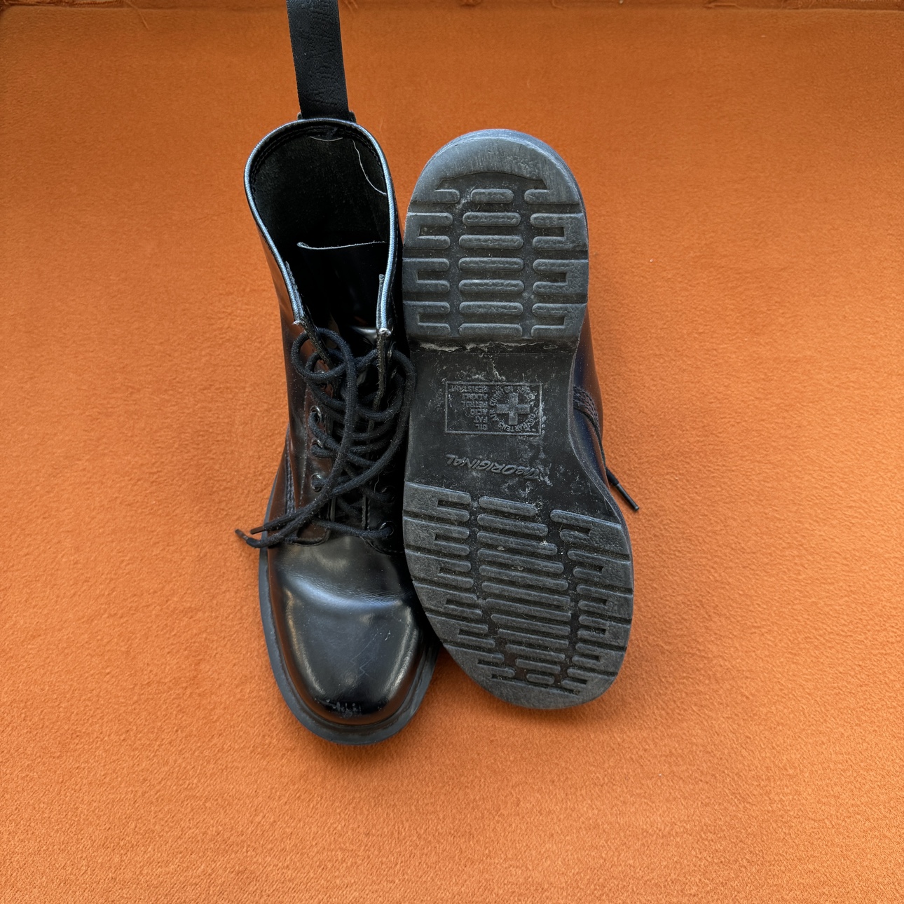 Dr. Martens black boots image indicator(3)