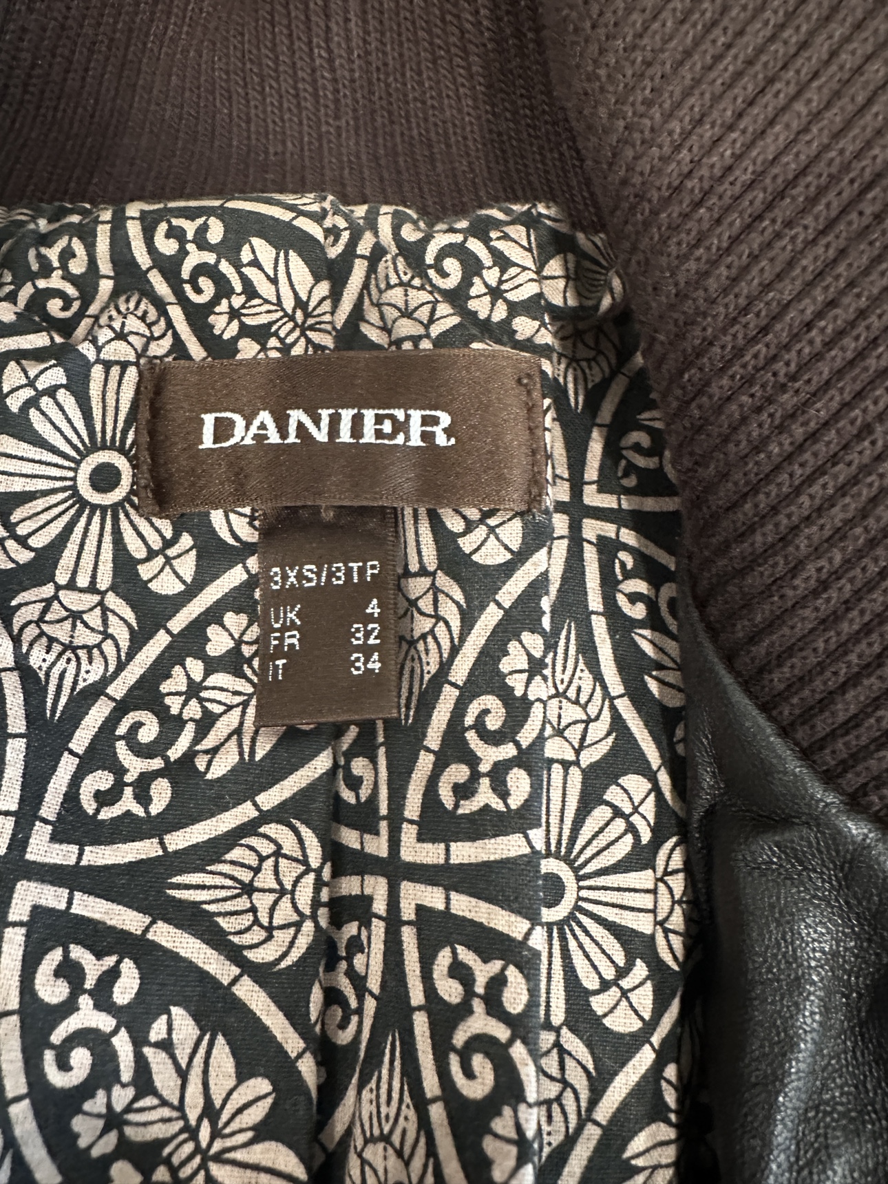 Danier Leather Jacket - Size XXS/3TP - photo 2
