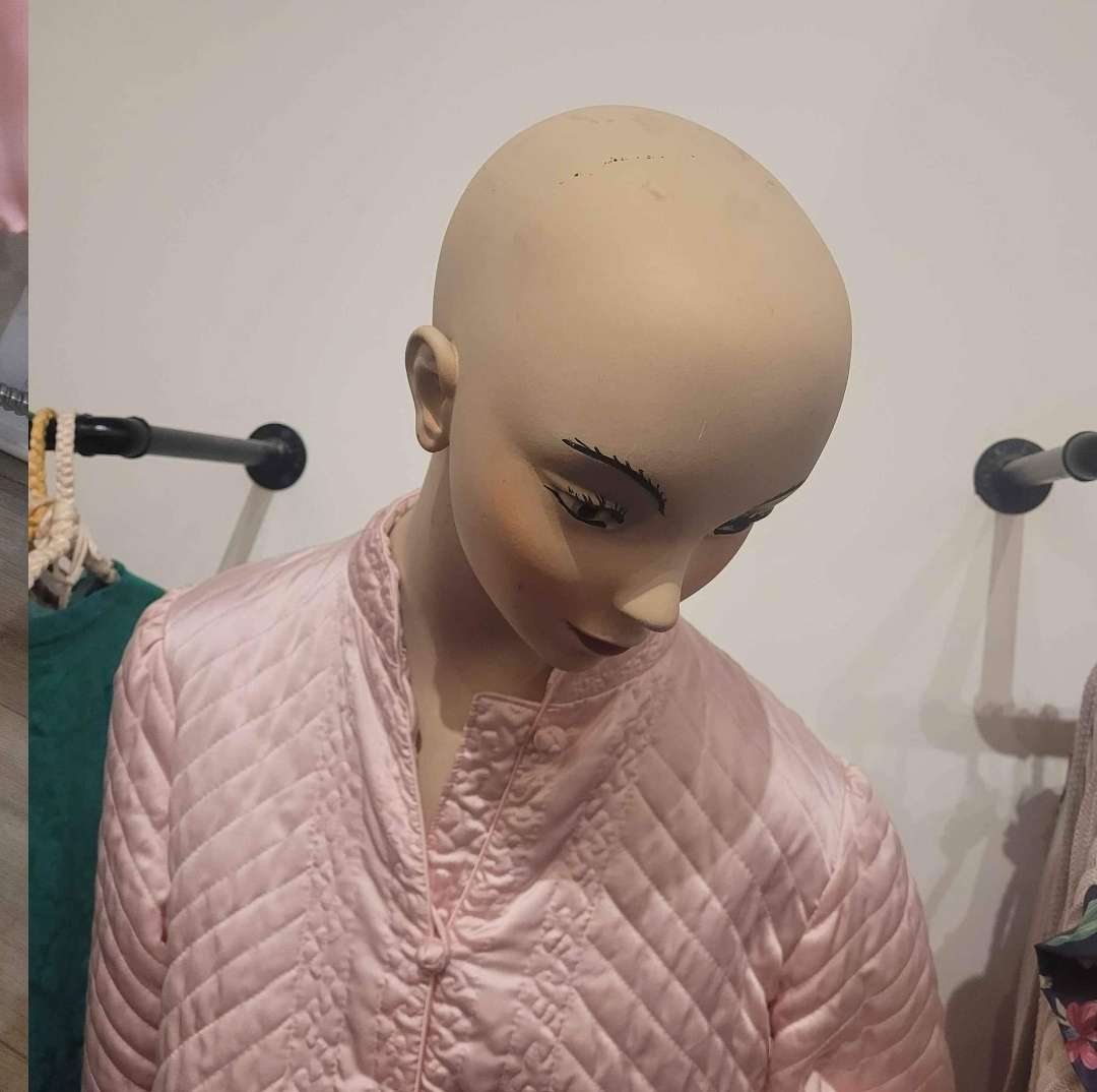 Vintage female mannequin with twisting waist - photo 3