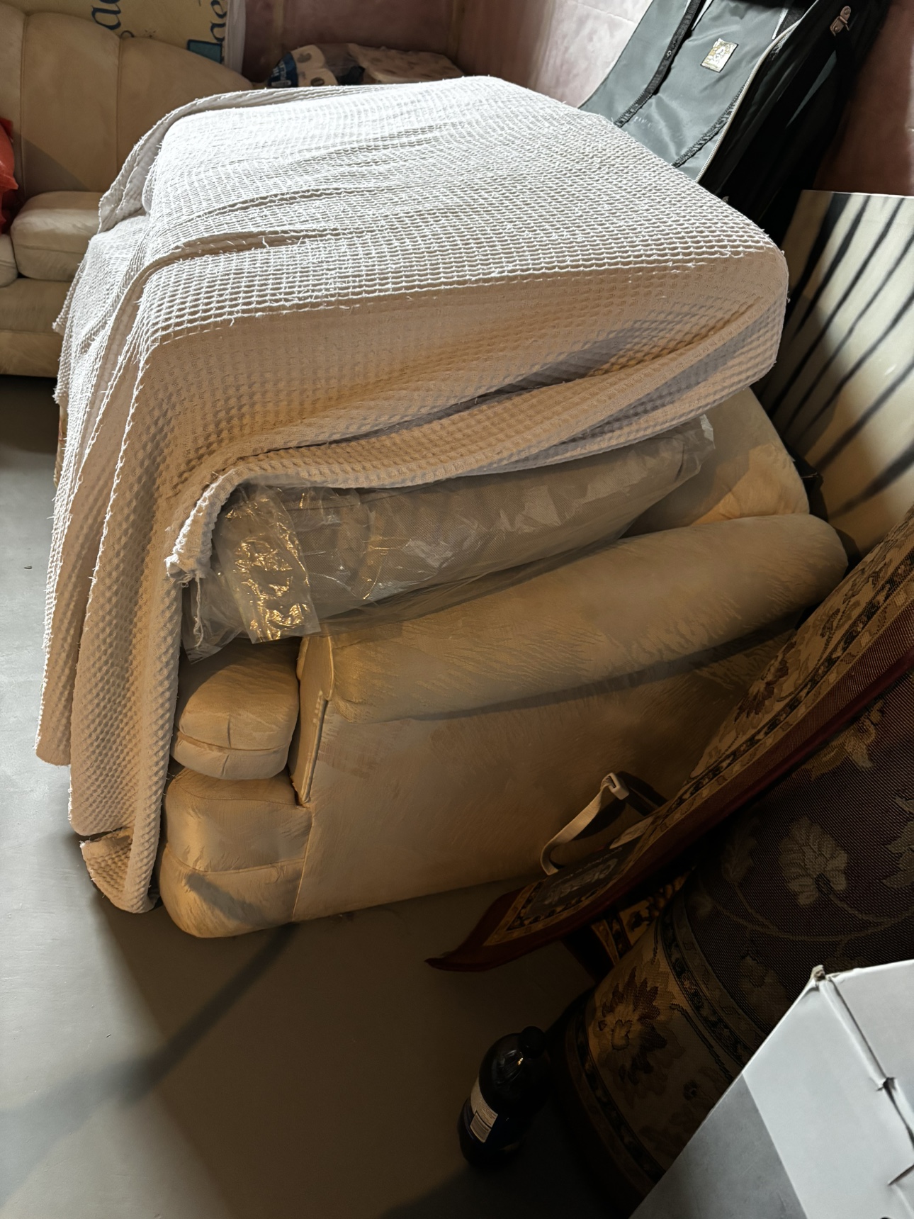 Sofa and 3 seater couch - photo 3