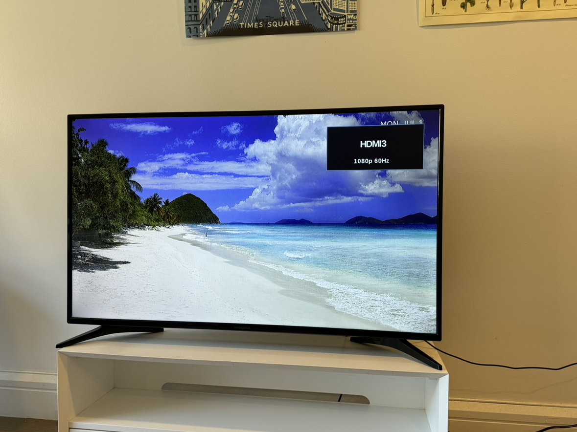 Insignia 42-inch smart TV full HD 1080p - photo 2