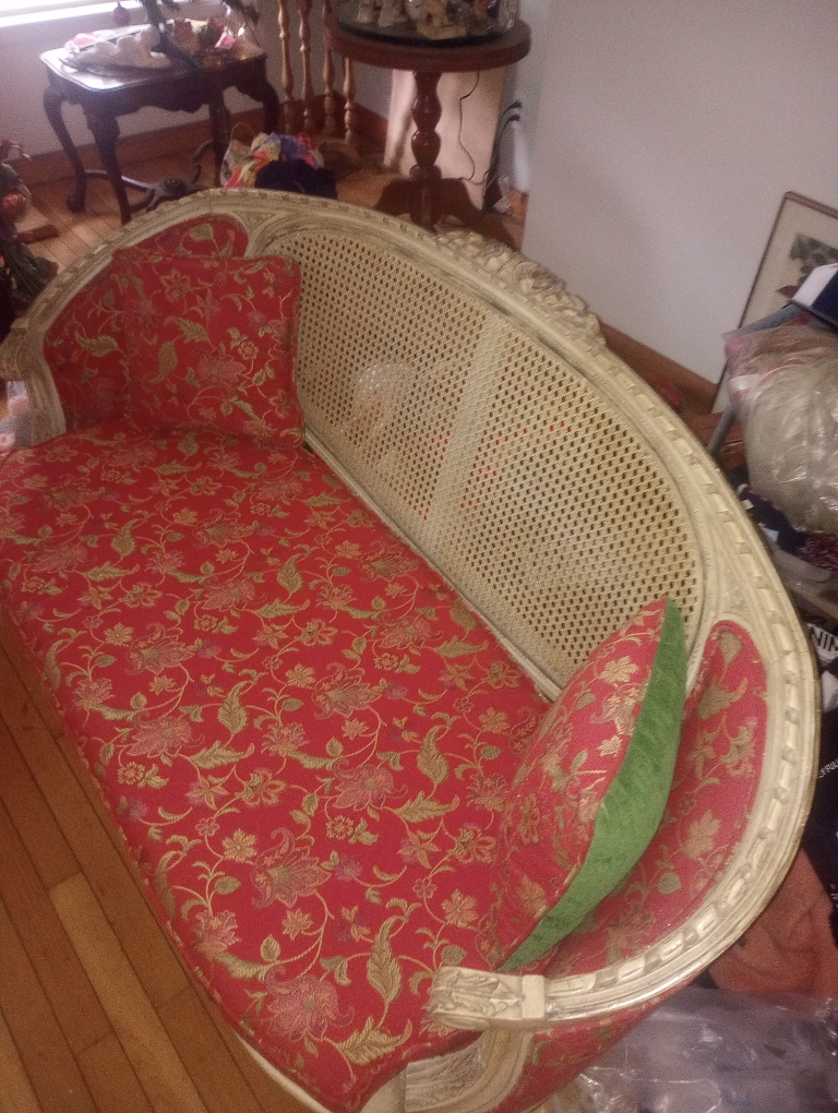 vintage love seat - photo 2