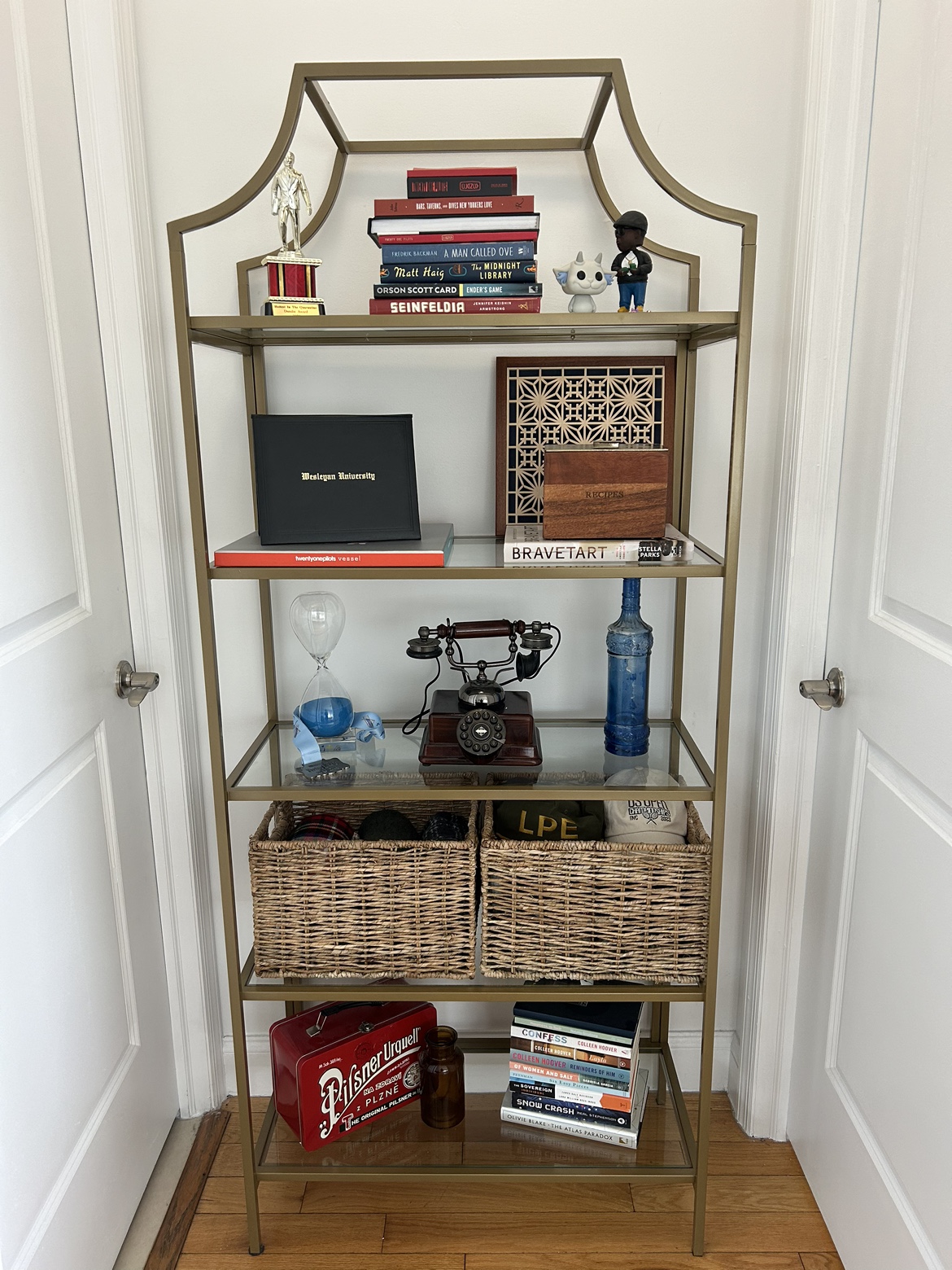 Gold shelf unit - photo 3