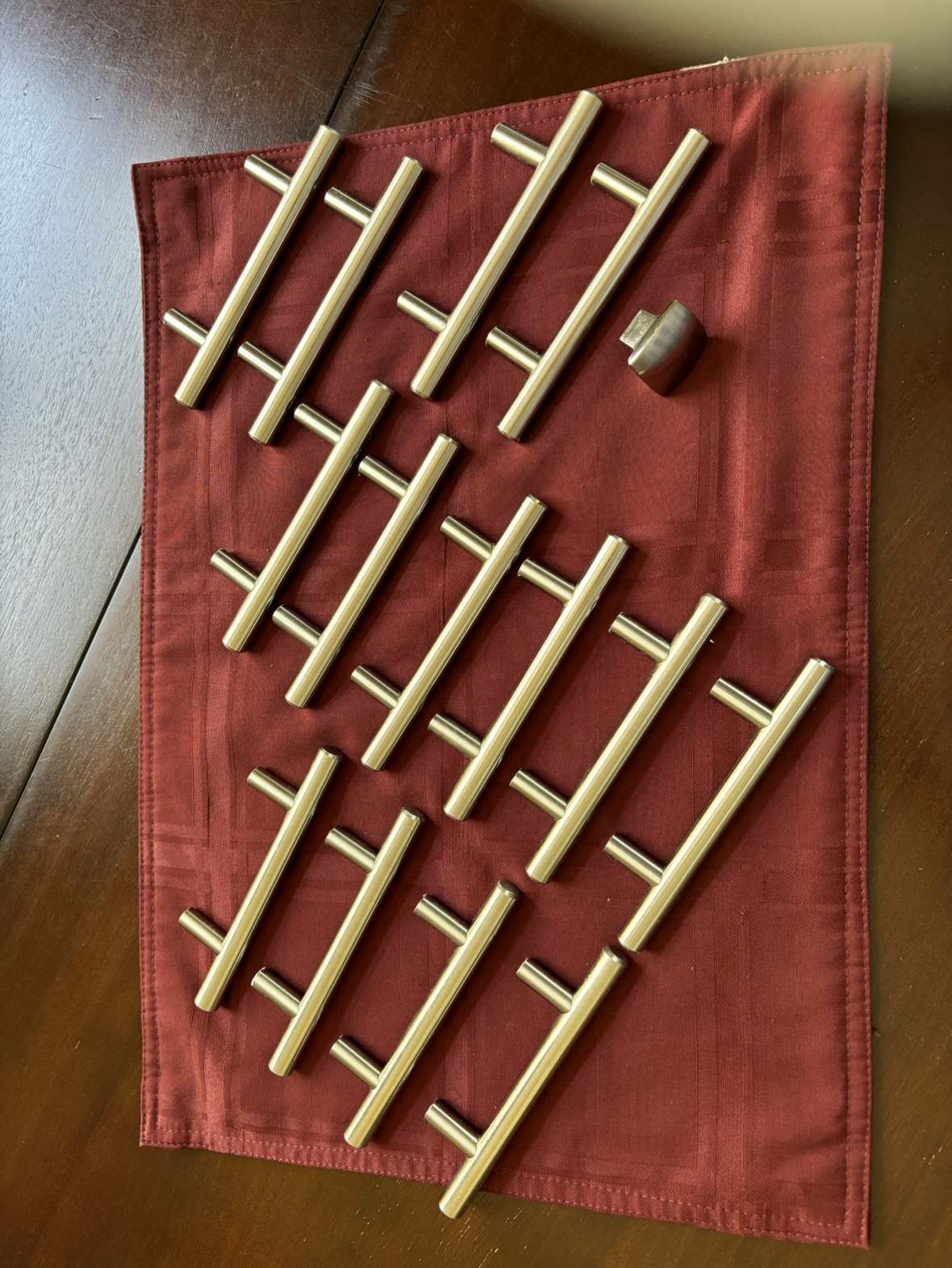 Cabinet pulls thumbnail