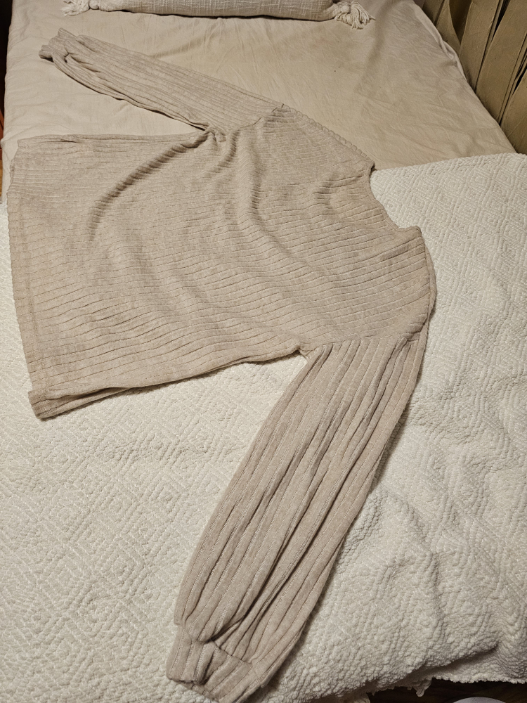 Cream velour sweater image indicator(3)