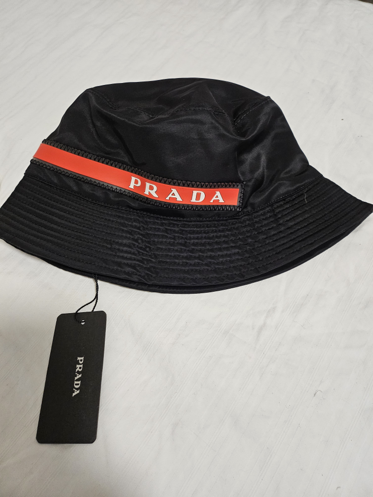 prada bucket hat image indicator(3)