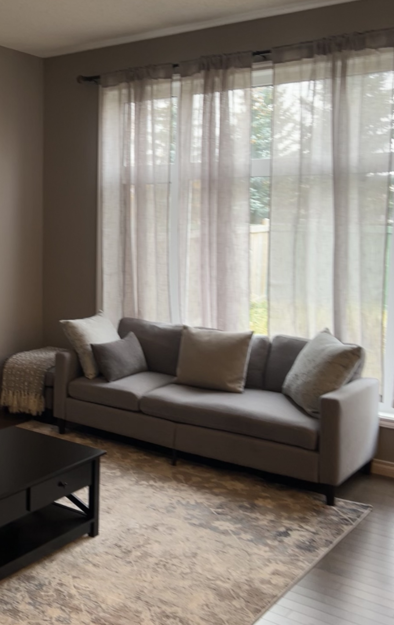 2 Sofas