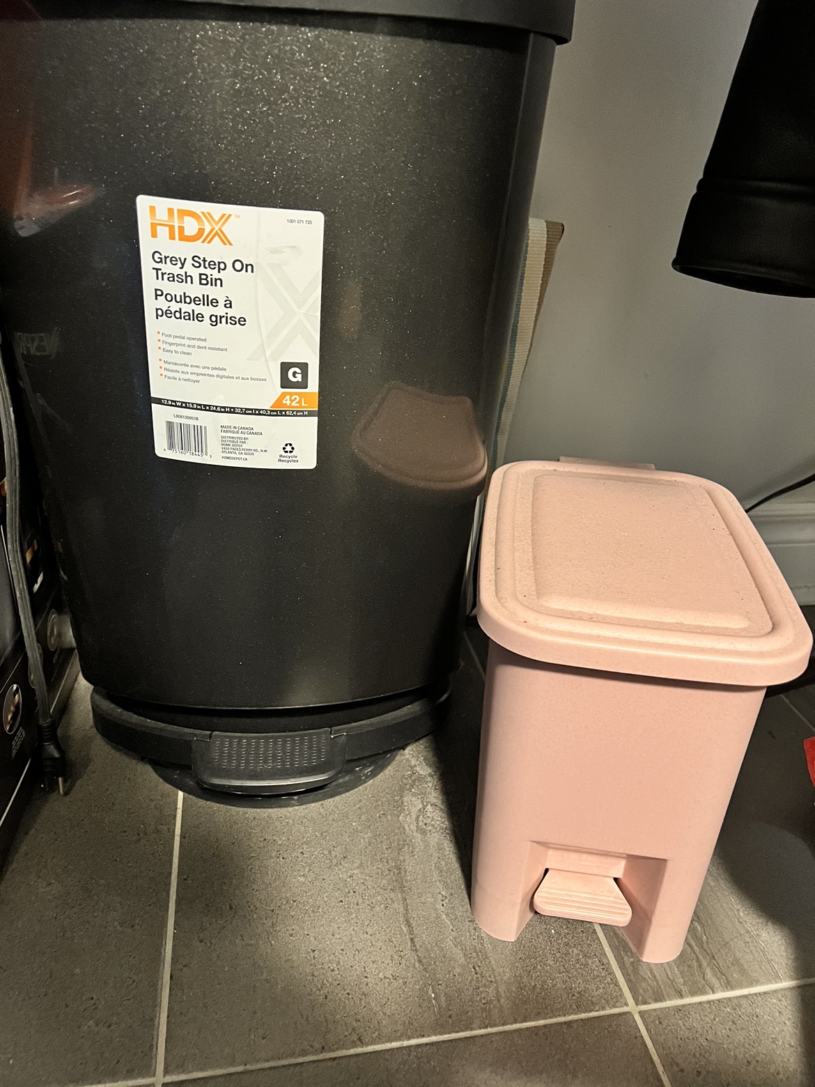 Step on trash bins - photo 4