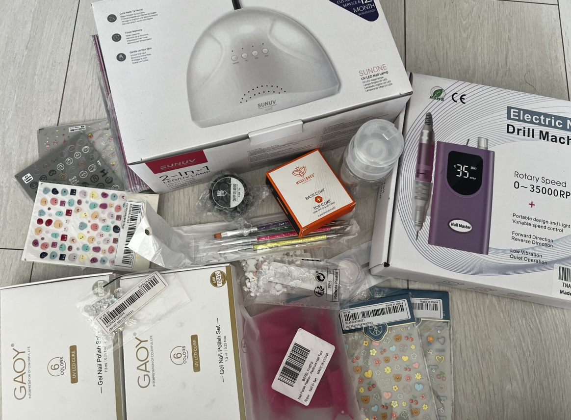 Selling nail kits all at once