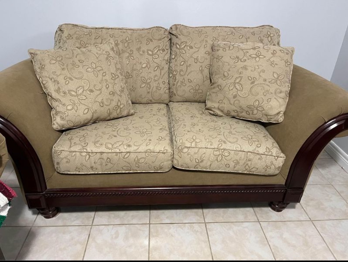 Love seat