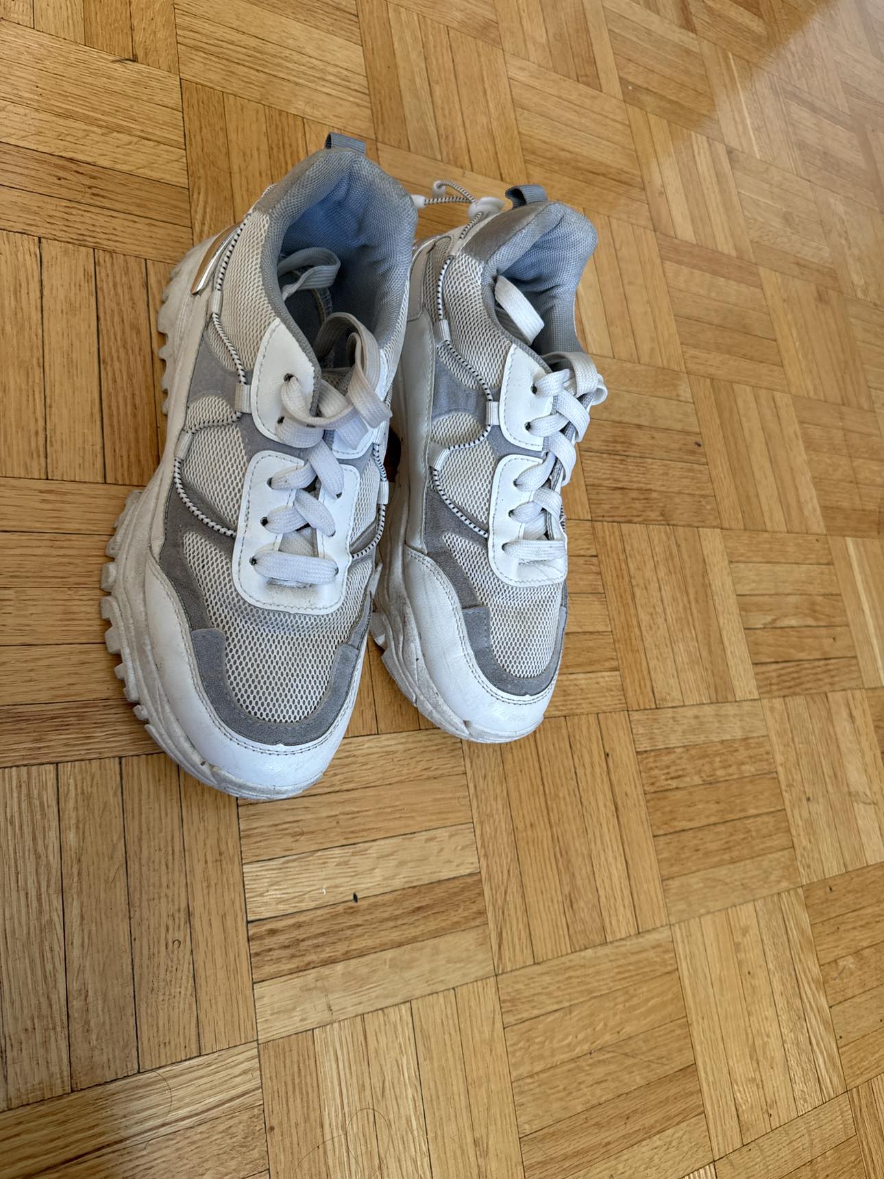 Shoes thumbnail