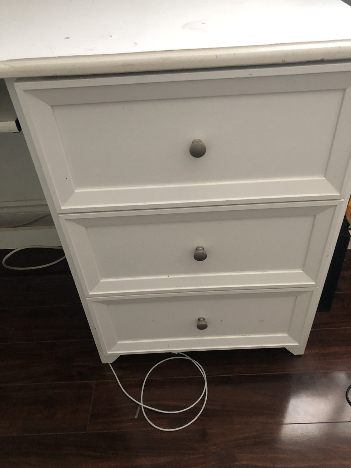Desk - photo 4