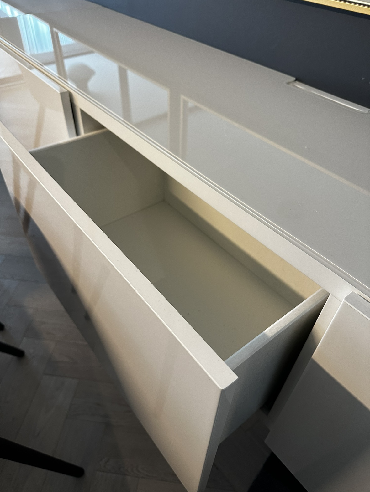 2 IKEA Besta wall mounted tv units - photo 4