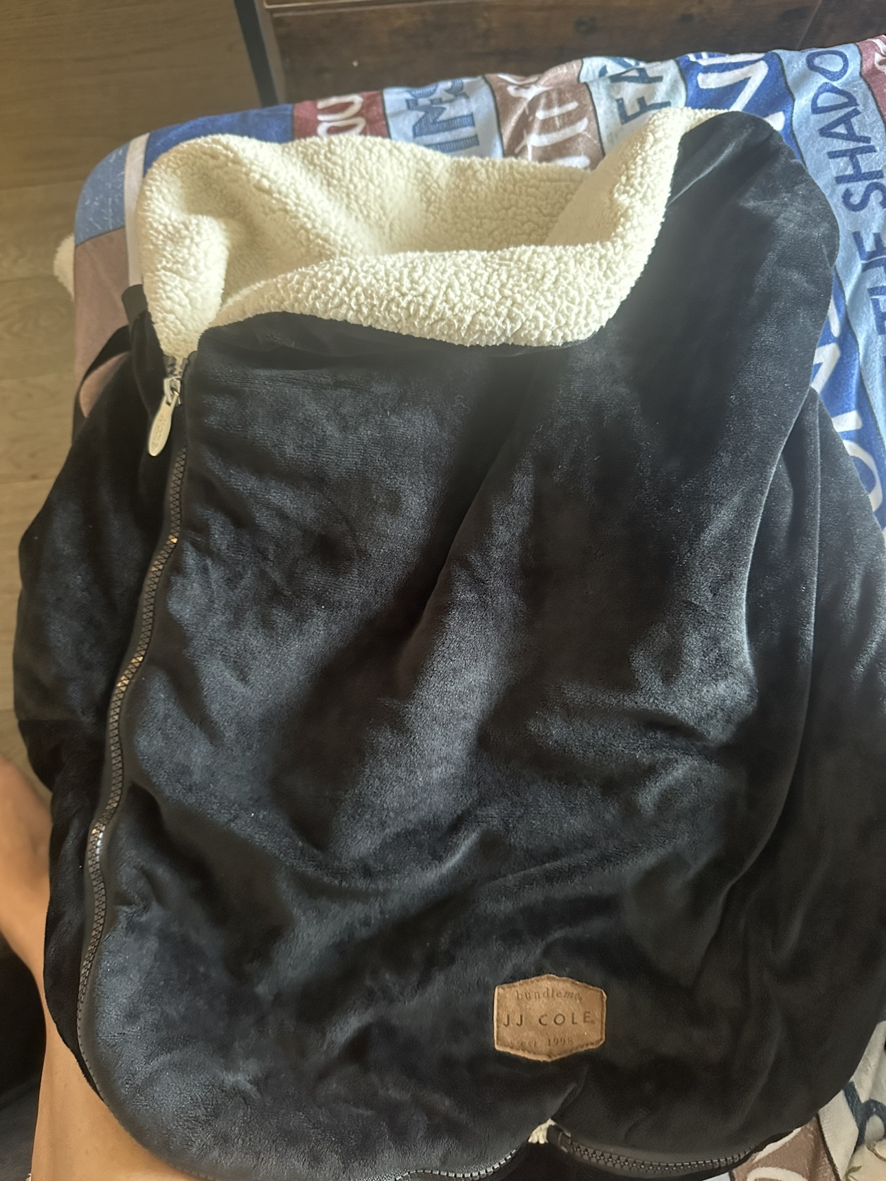 JJ COLE INFANT CAR SEAT COVER image indicator(2)