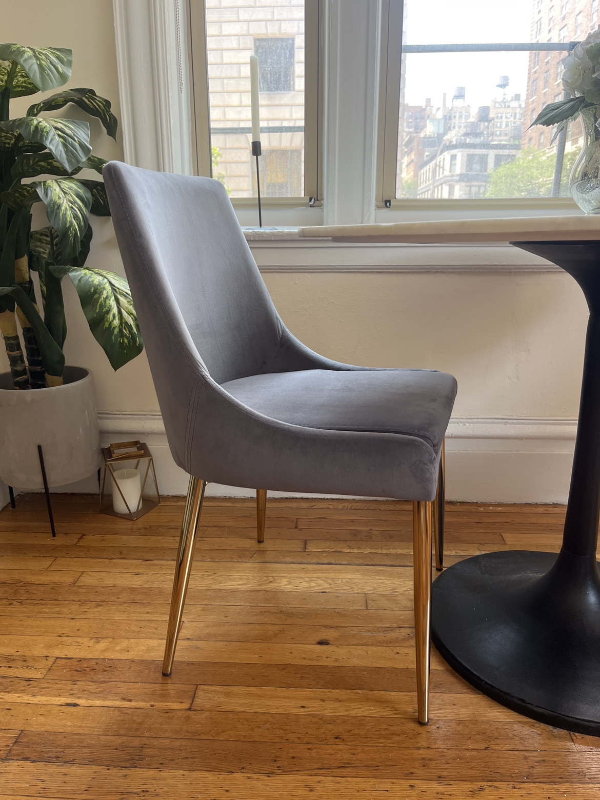 2 Velvet Dining Chairs with Gold Legs - photo 3