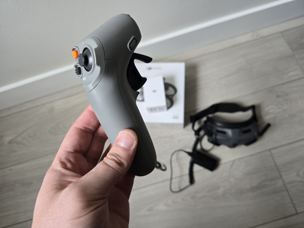 DJI Avata pro wiew combo Includes New RC Motion 2 and Goggles 2 - photo 4