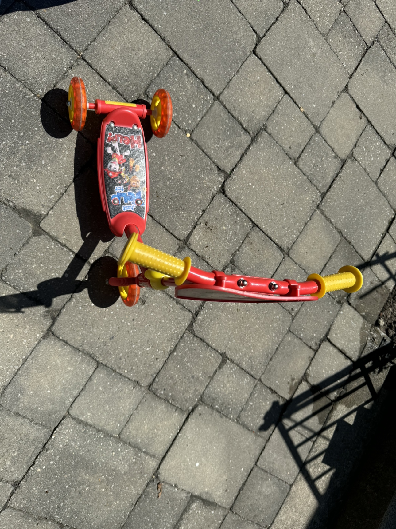Paw Patrol 3 Wheel Scooter. thumbnail
