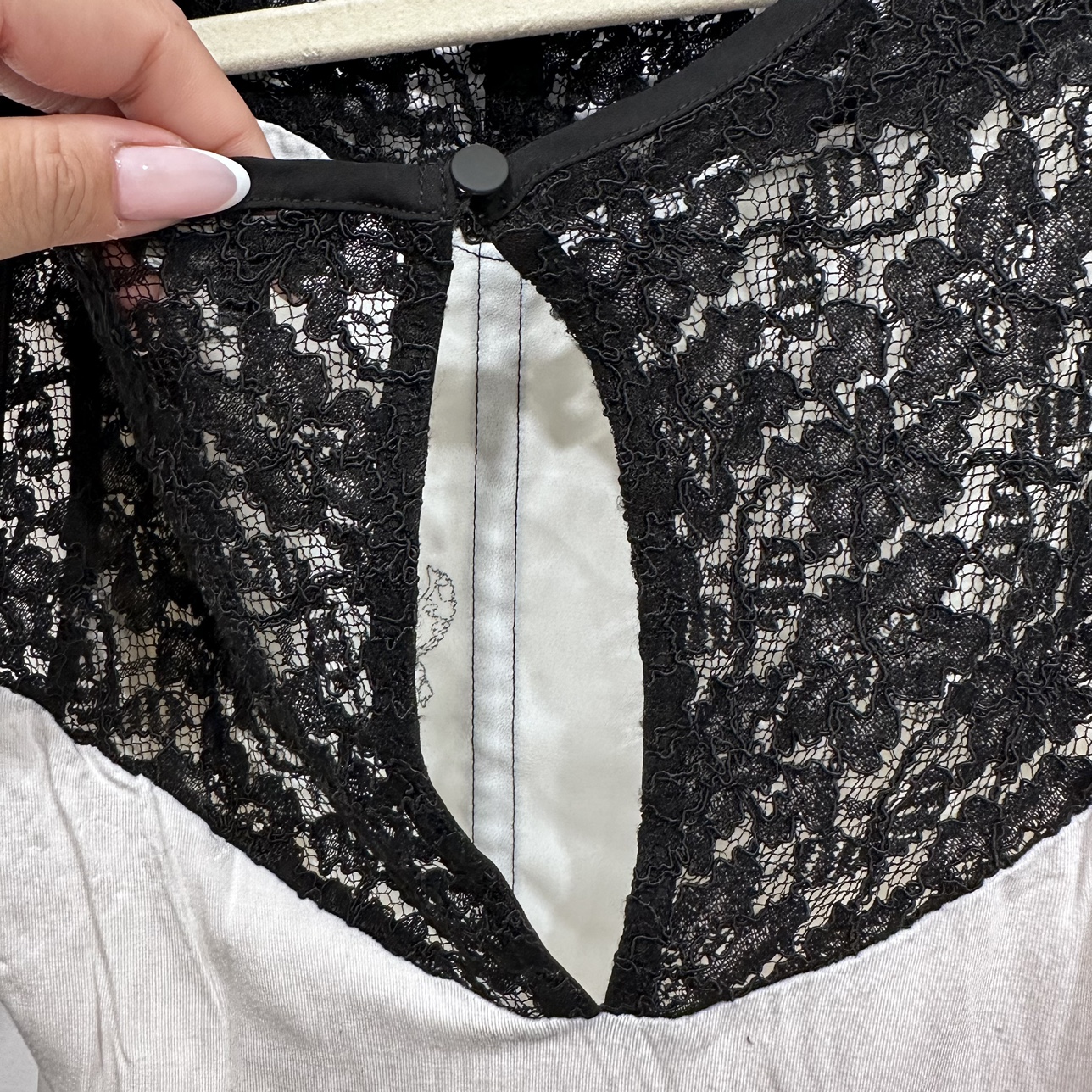 Rw&Co bird print lace top image indicator(4)