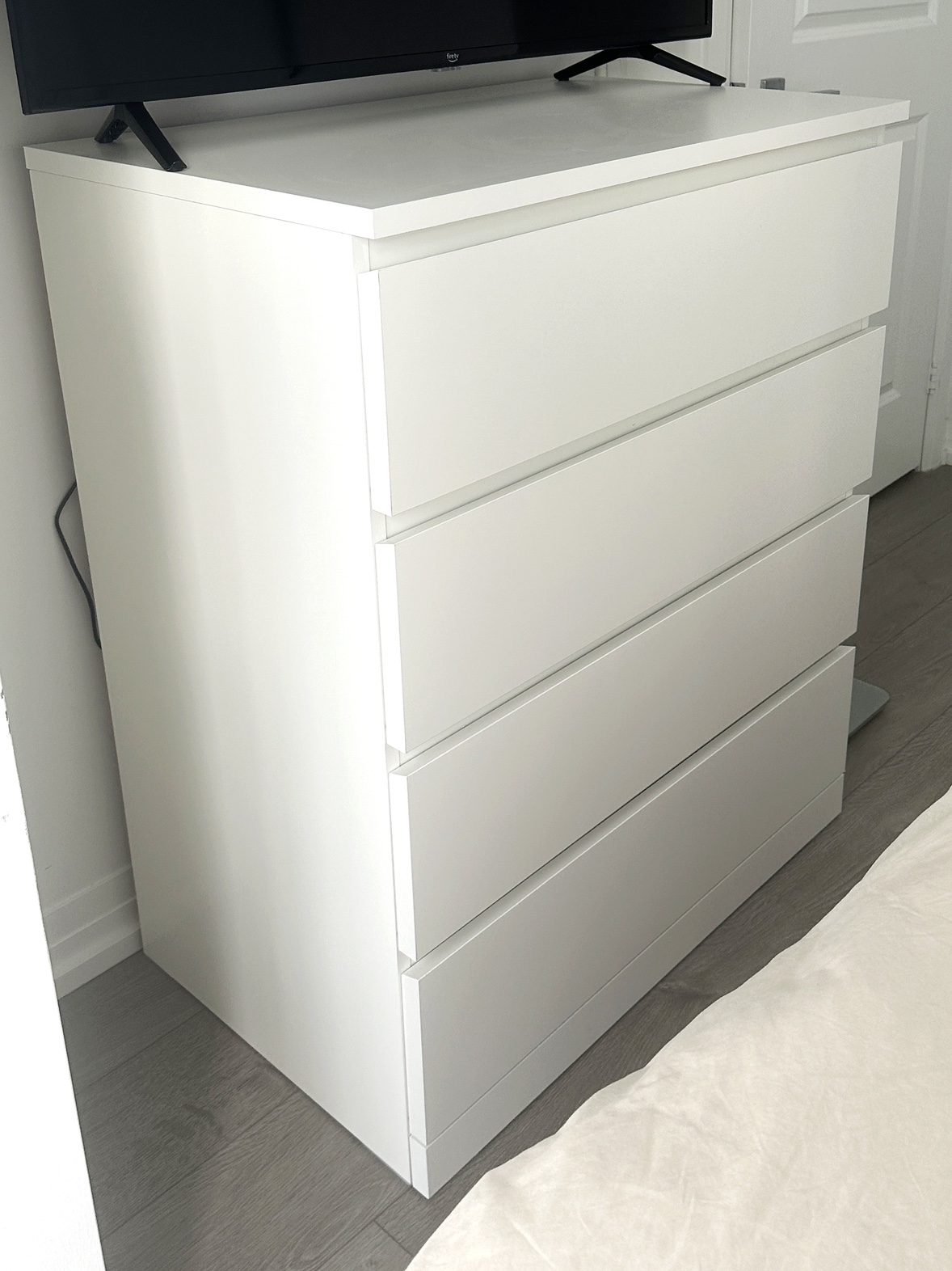 White Ikea Malm 4-Drawer Chest (Moving Sale!) - photo 2
