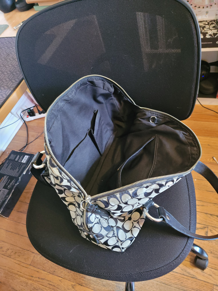 Used vintage genuine Coach purse image indicator(2)