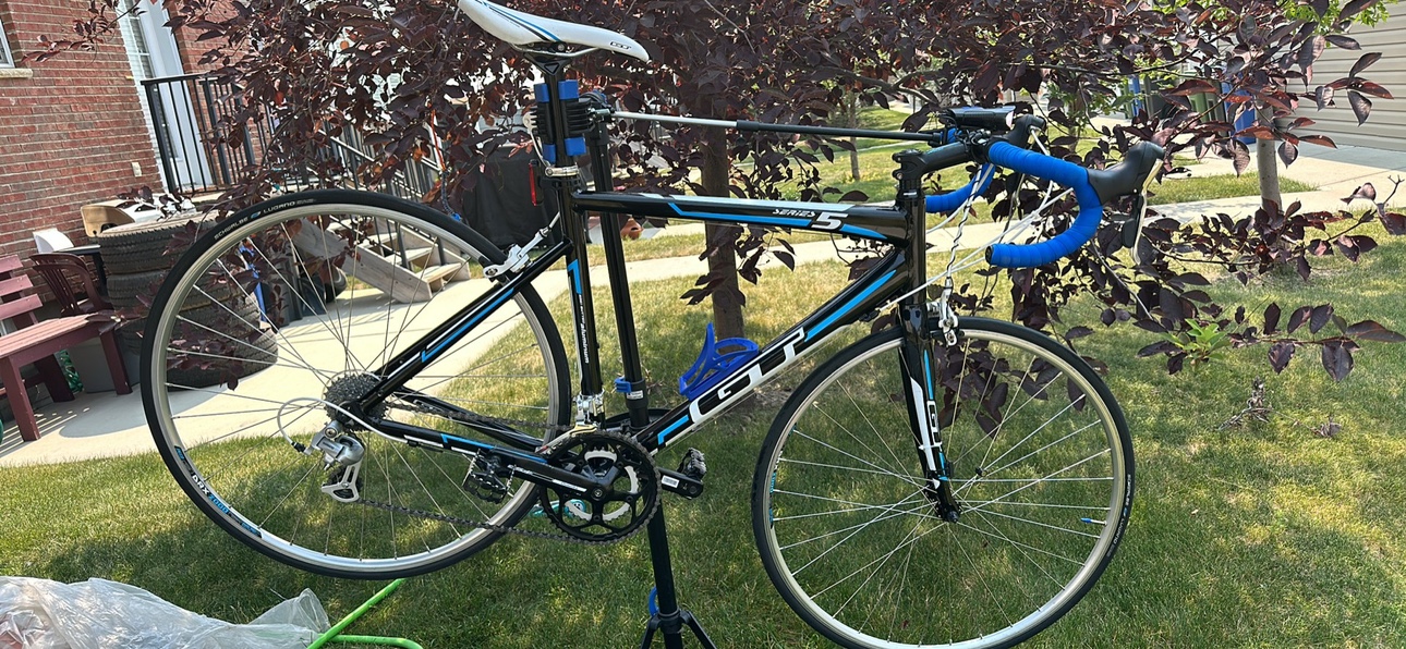 GT Road bike - photo 2