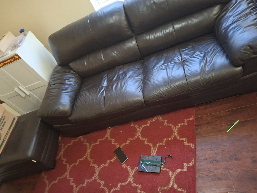 leather sofa thumbnail