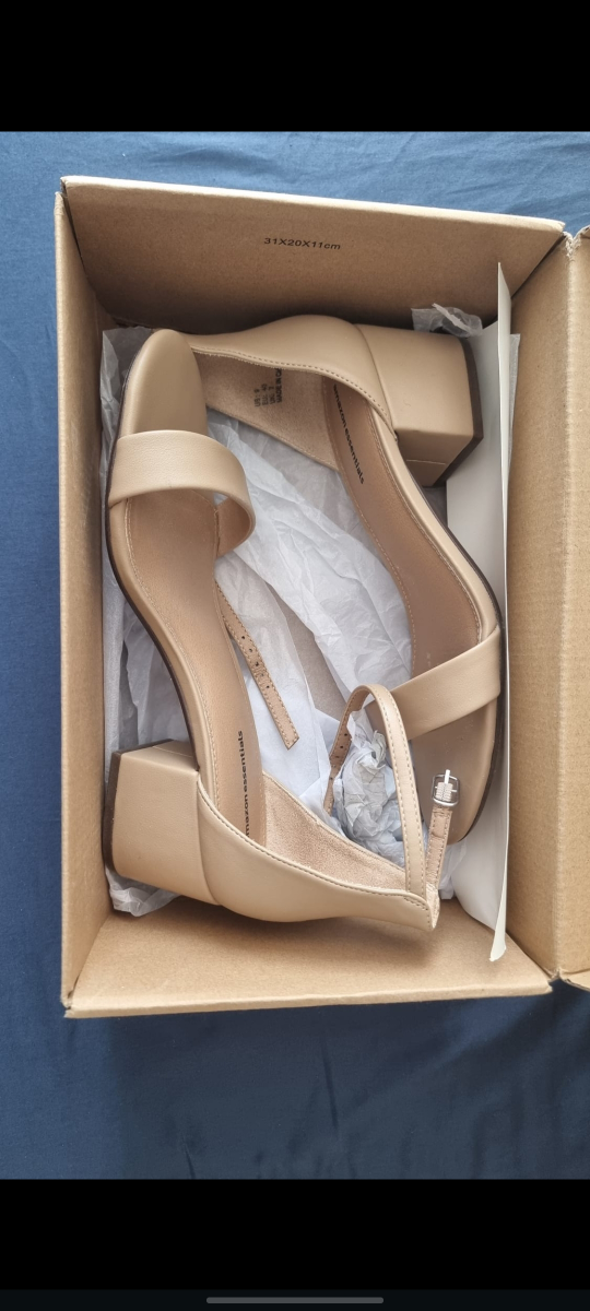 ladies / women shoes . short heels thumbnail