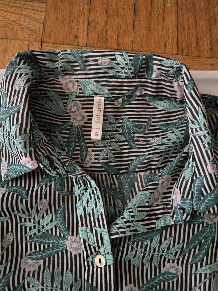 Woman's shirts - photo 3