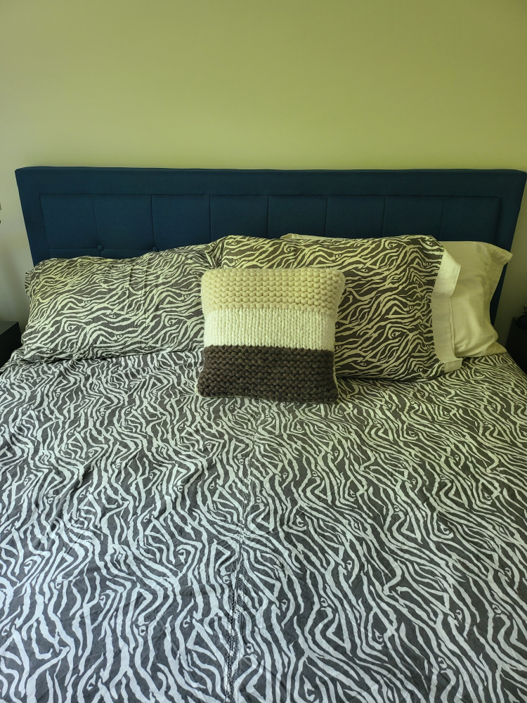 decorative pillow ⚽️ image indicator(7)