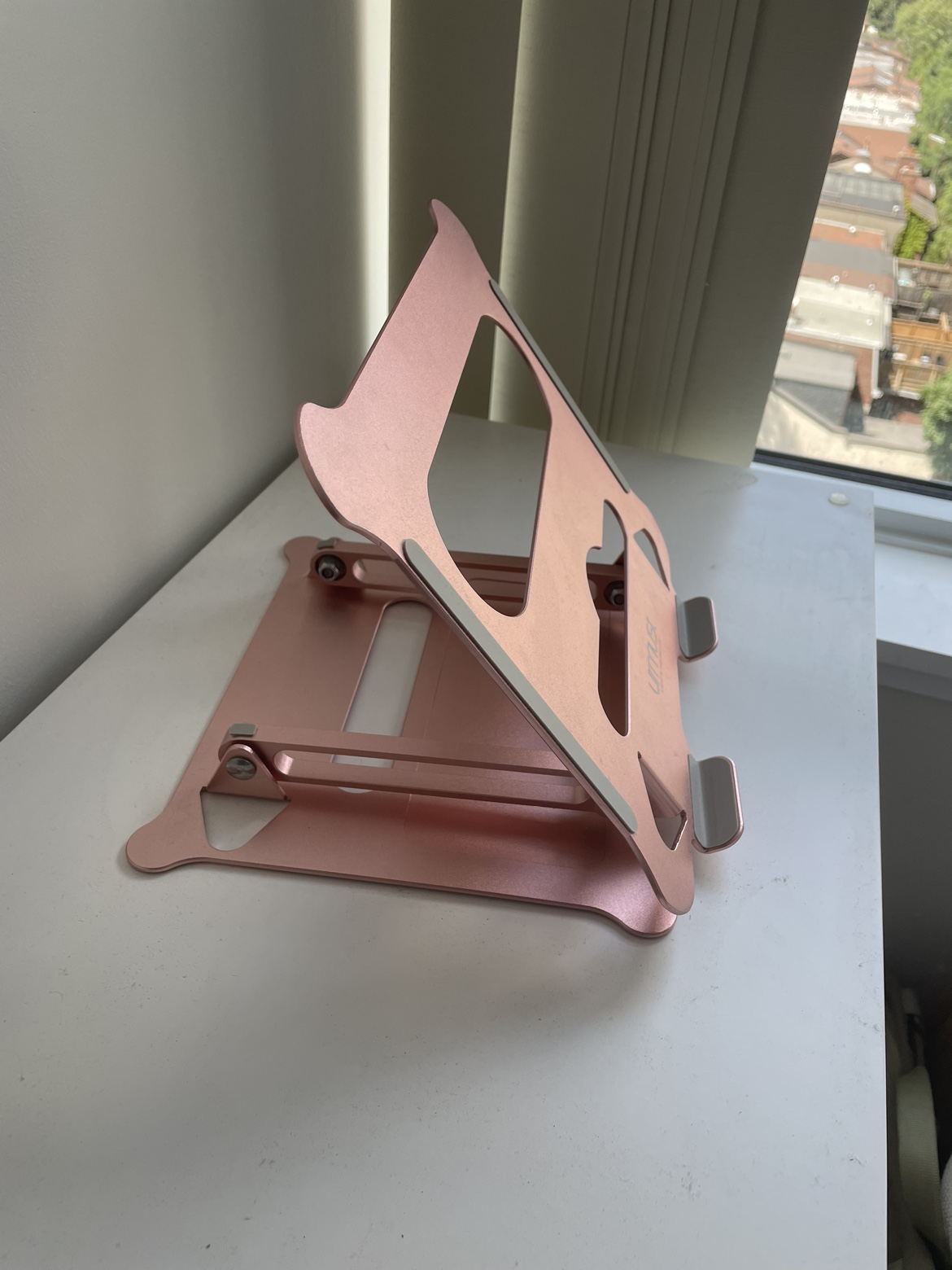 Laptop stand - photo 2