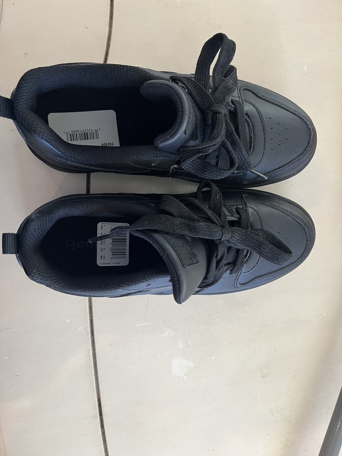 Brand new Reebok youth size 2 image indicator(5)