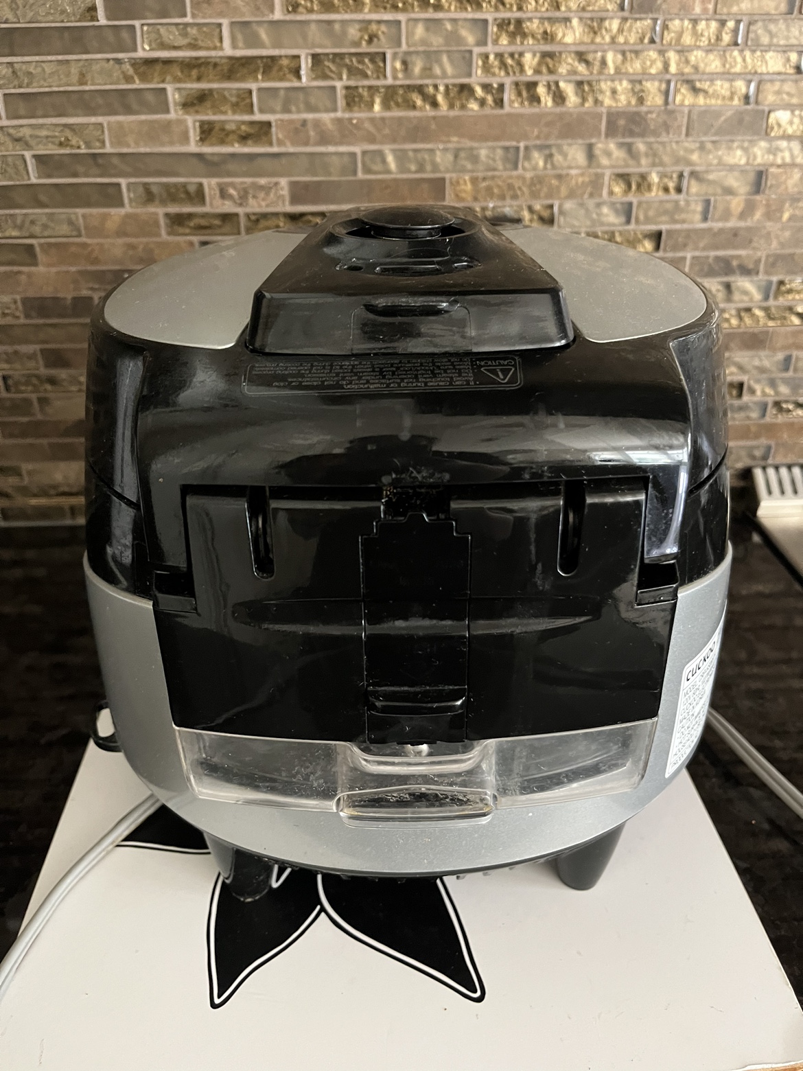 Moving sale CUCKOO rice cooker - photo 5