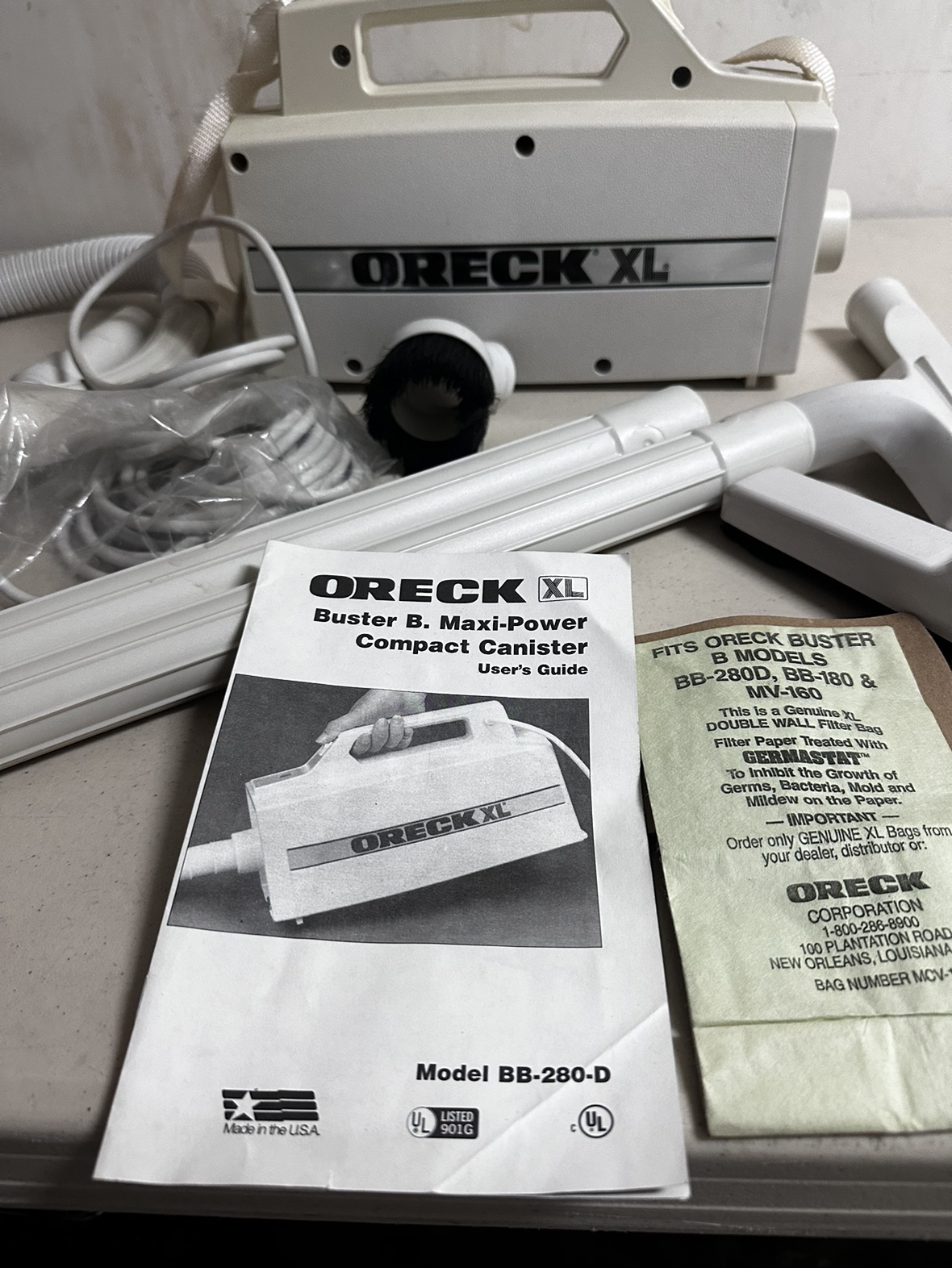 Oreck Xl Compact Canister hand held Vacuum - photo 2